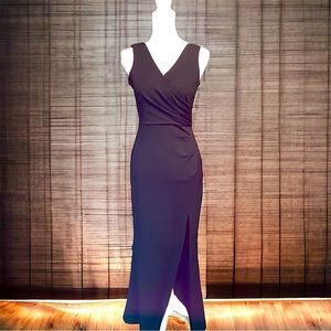 NWOT Black Sleeveless‎ V-Neck Floor Length Gown